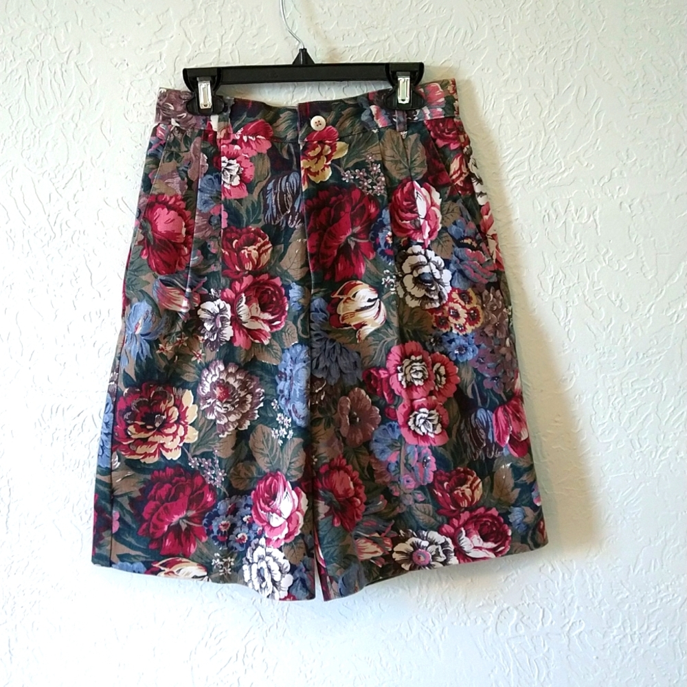 Vintage High Waist Floral Shorts Size 8
